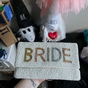 Bride clutch